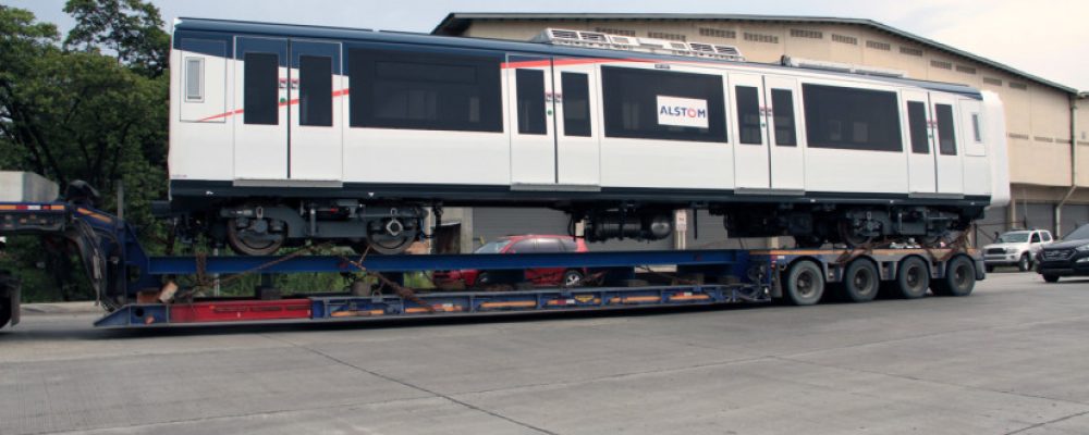 Primer tren de la Línea 2 es trasladado a los Patios y Talleres en la 24 de Diciembre