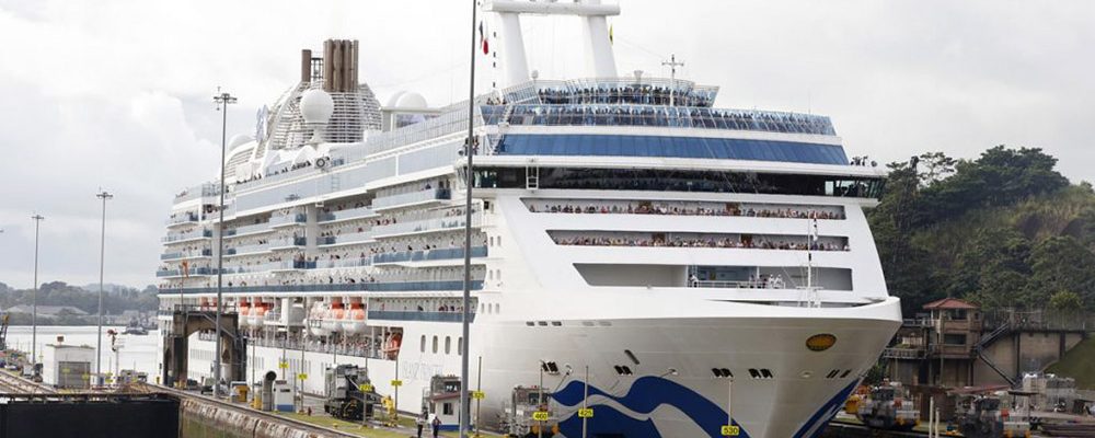 El Canal de Panamá espera récord de tránsito de cruceros neopanamax para la temporada 2019-2020